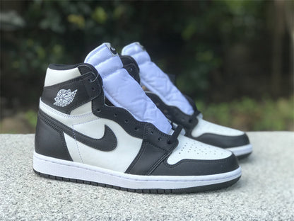 Tênis Cano Alto Basquete Couro Preto e Branco