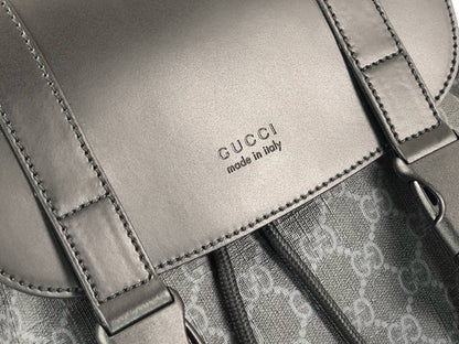 Mochila Couro Padrão Letras Entrelaçadas