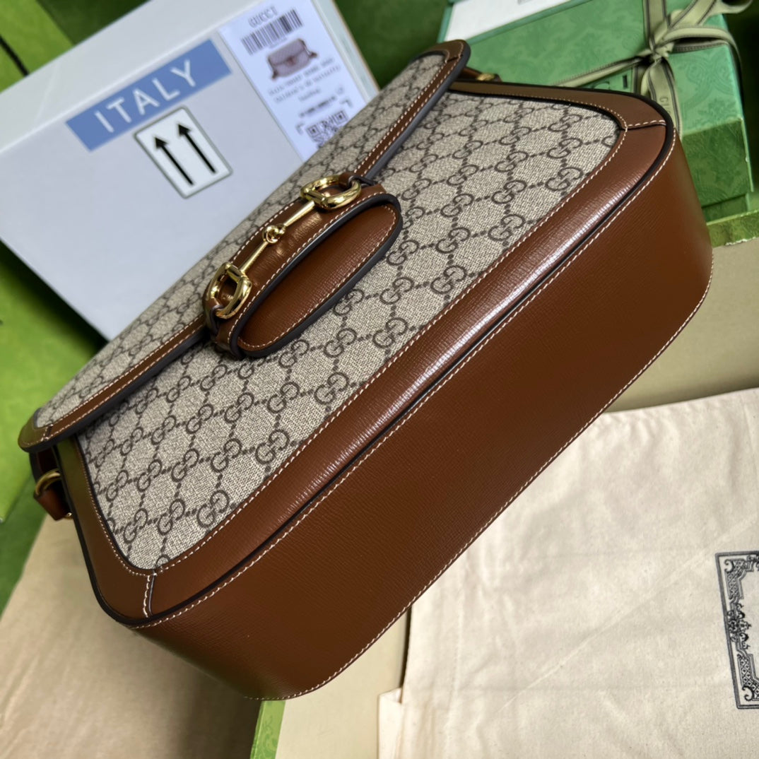 Bolsa Couro Marrom Fecho Metálico Ferradura