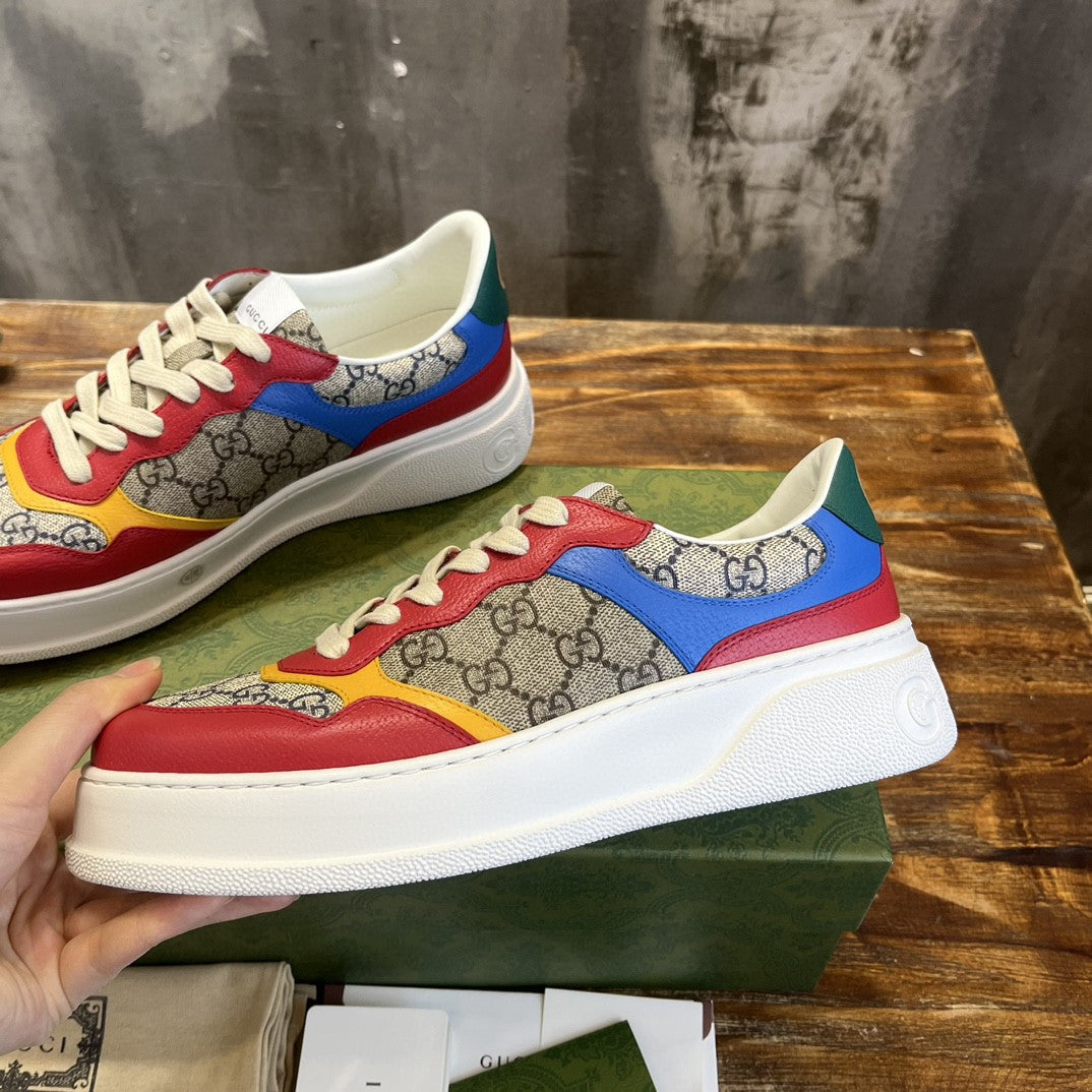 Tênis Couro Letras Entrelaçadas Multicolor