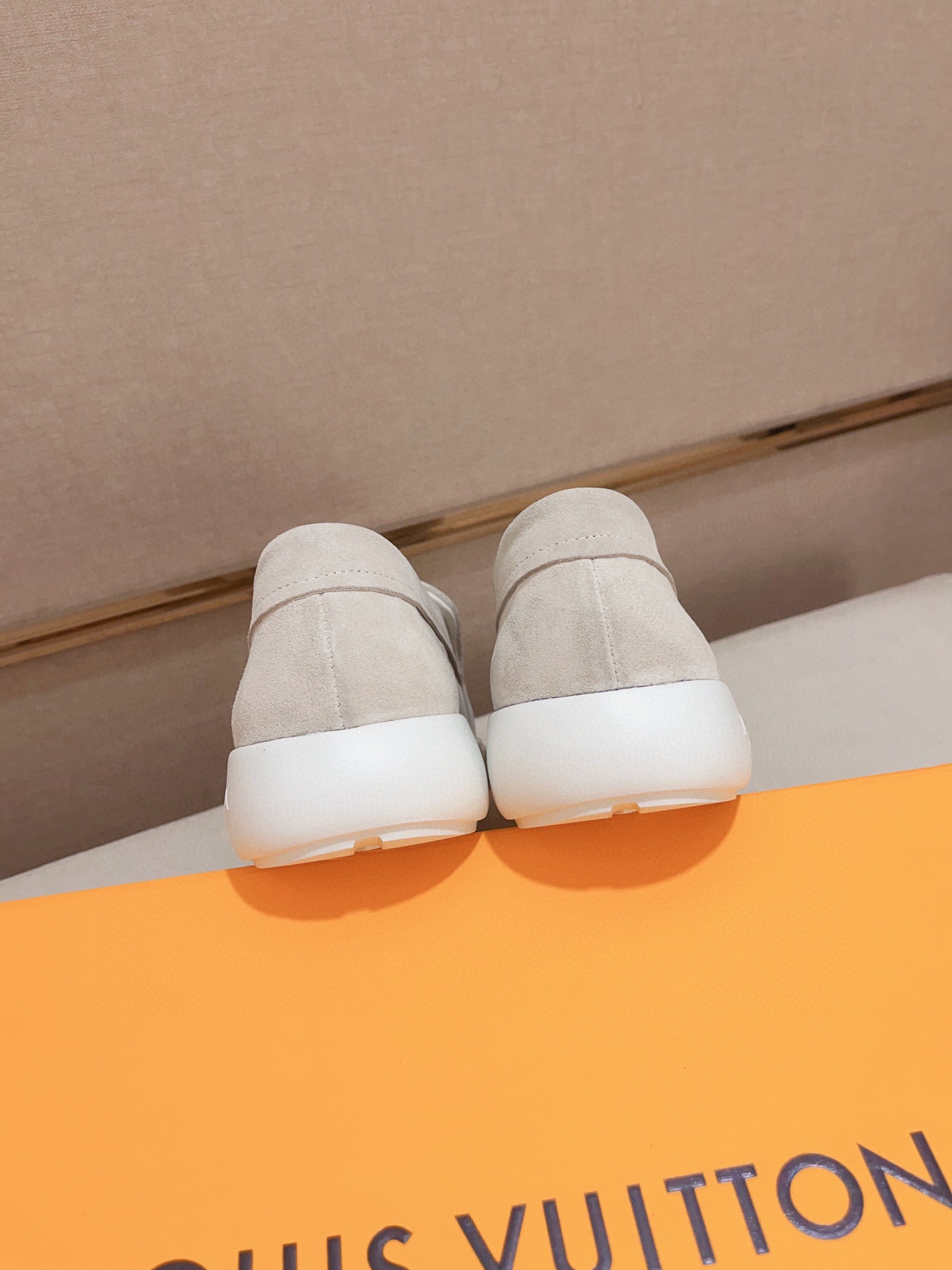 Tênis Slip-On Camurça Branco