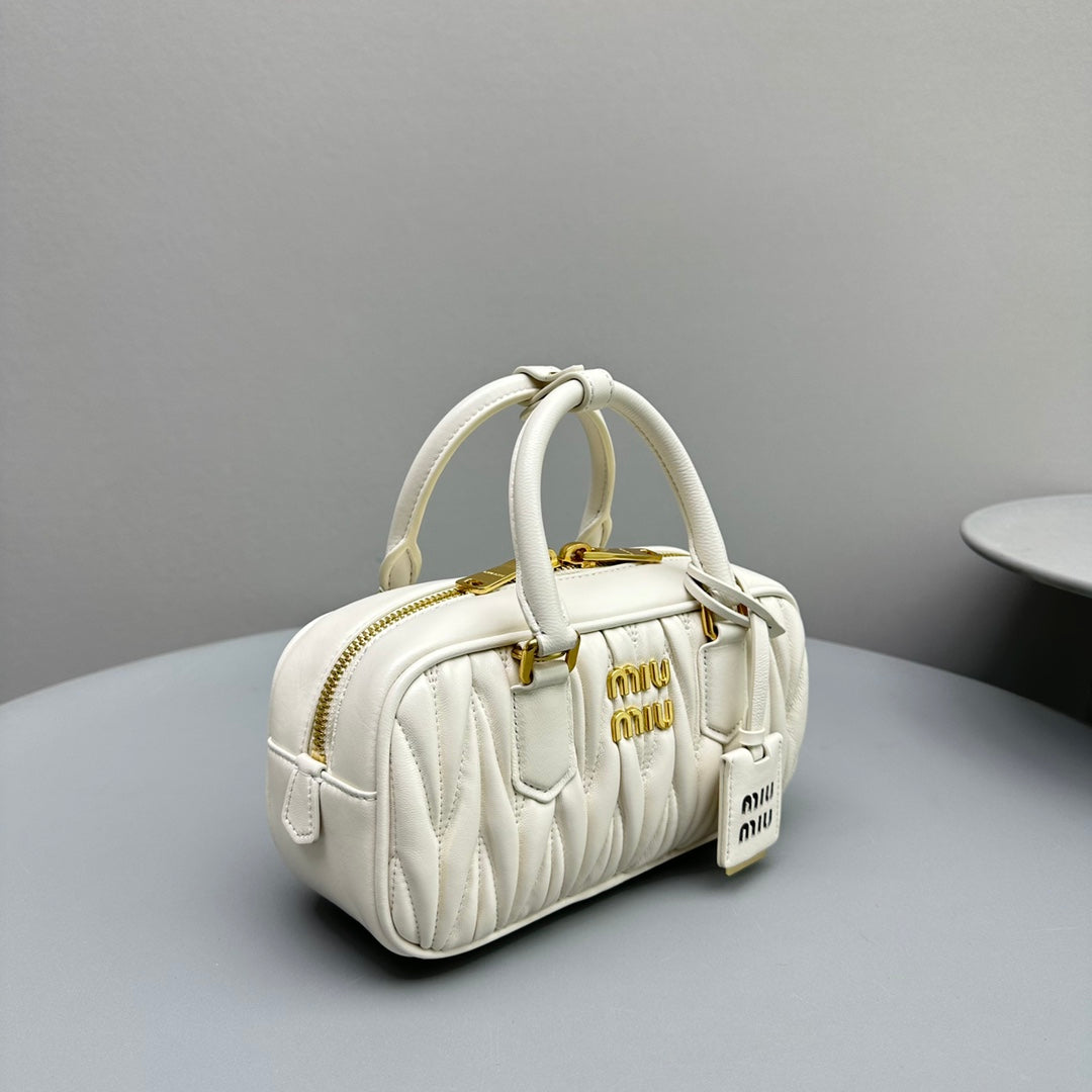 Bolsa Satchel Couro Nappa Acolchoada Bege