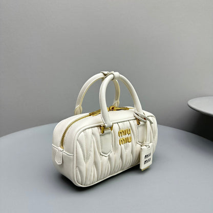 Bolsa Satchel Couro Nappa Acolchoada Bege