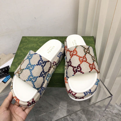 Sandália Plataforma Couro Multicolorida Tiras Arco-Íris