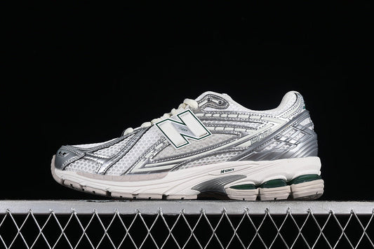 Tênis Runner Malha Silver Metálico Detalhe Cinza