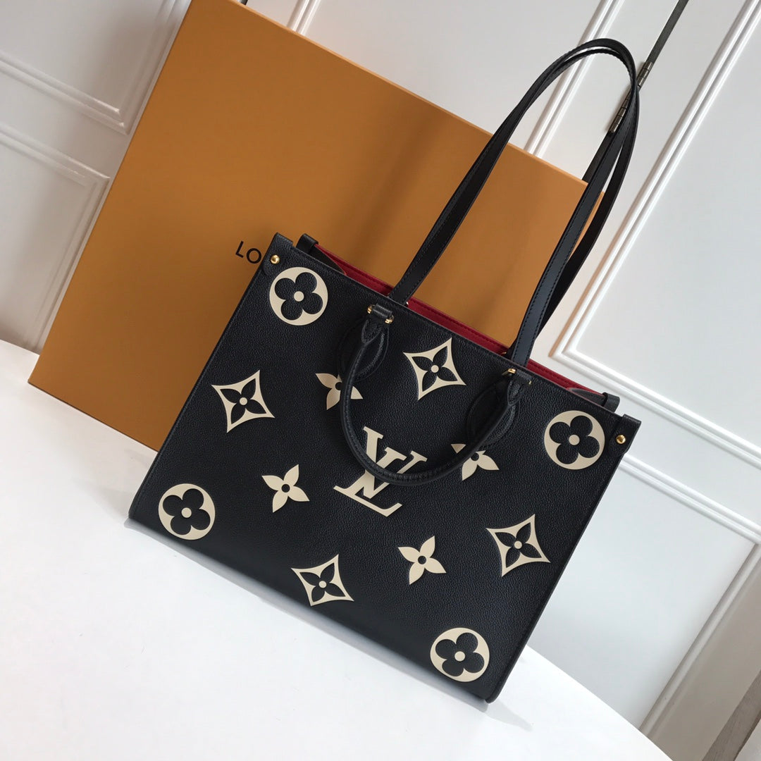 Bolsa Tote Couro Preto Padrão Monograma Geométrico
