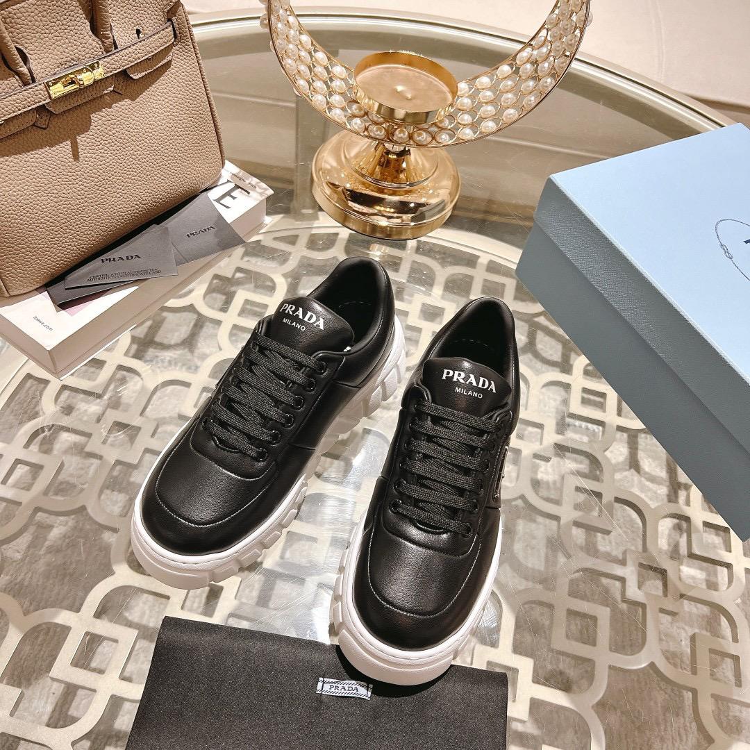 Tênis Couro Preto e Branco