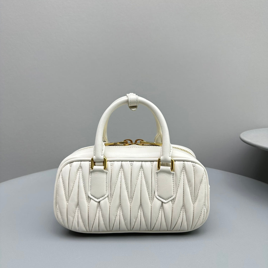 Bolsa Satchel Couro Nappa Acolchoada Bege