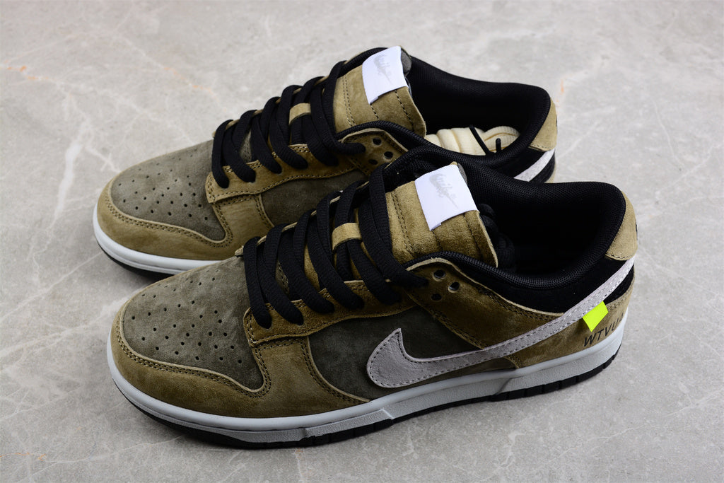 Tênis Cano Baixo Couro Colorido Detalhe Swoosh