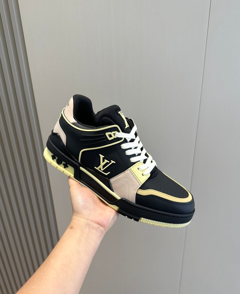 Tênis Casual Couro Branco Preto Amarelo