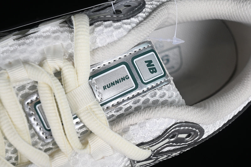 Tênis Runner Malha Silver Metálico Detalhe Cinza