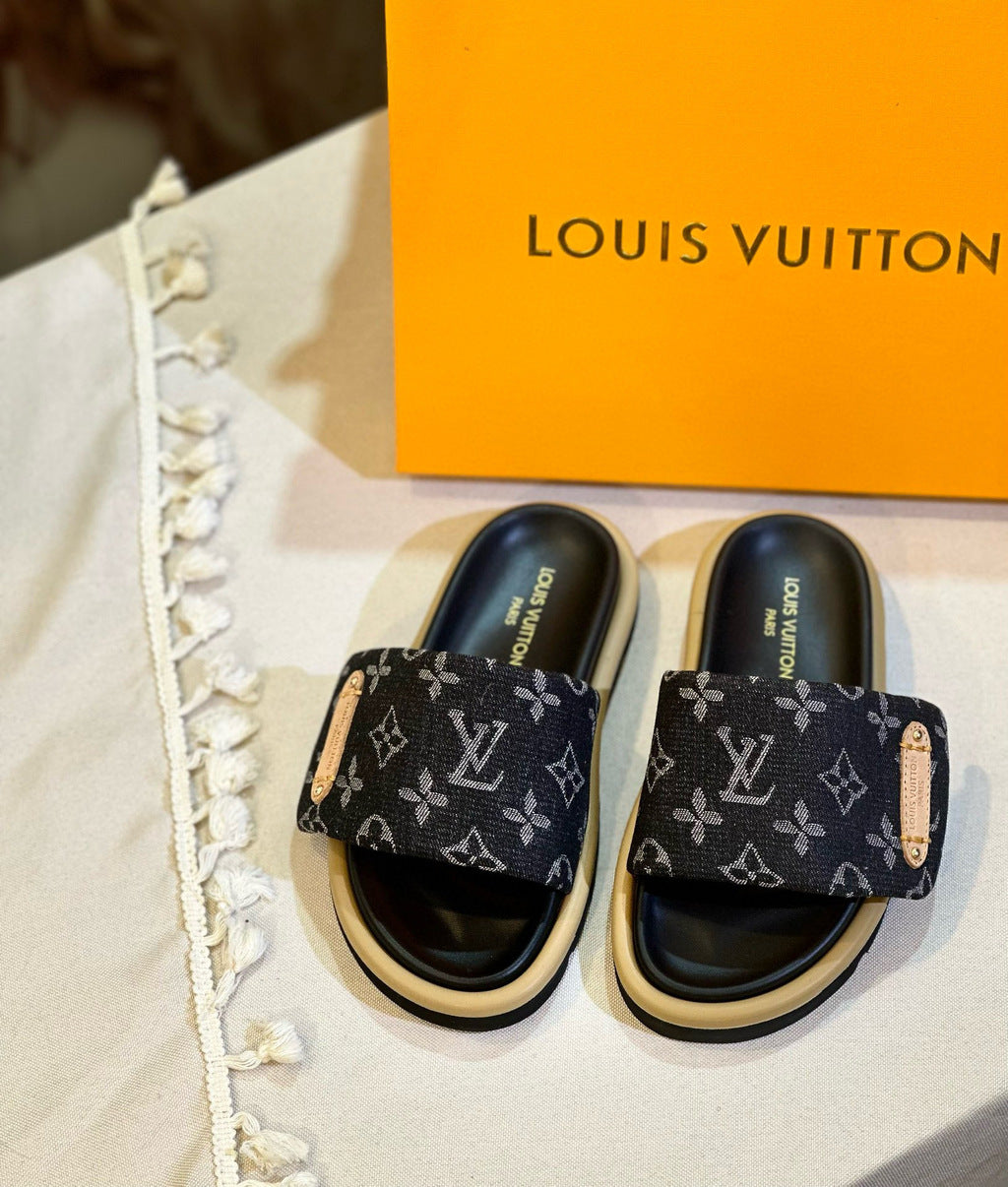 Chinelo Flatform Pillow Preto