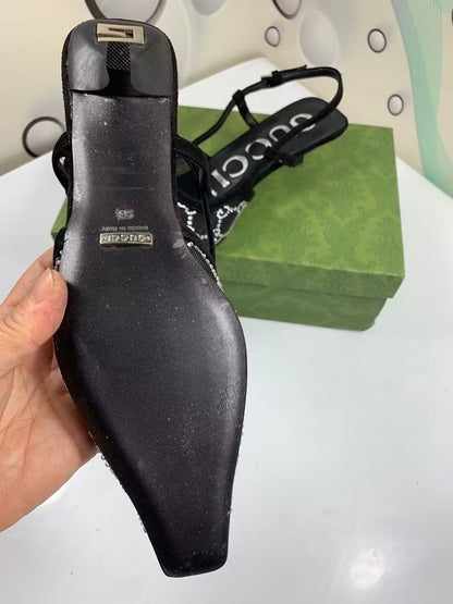 Sapatilha Slingback Couro Letras Entrelaçadas