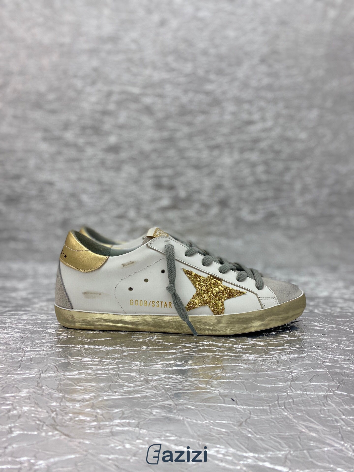 Tênis Couro Branco Estrela Lateral Dourada