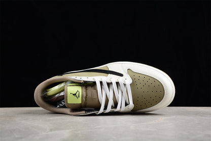 Tênis Cano Baixo Couro Olive com Detalhes Contrastantes