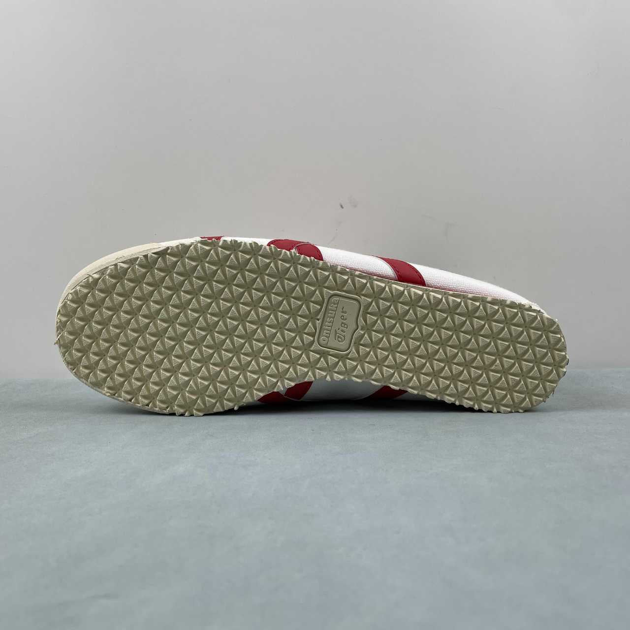 Tênis Couro Estilo Vintage Branco Bordô
