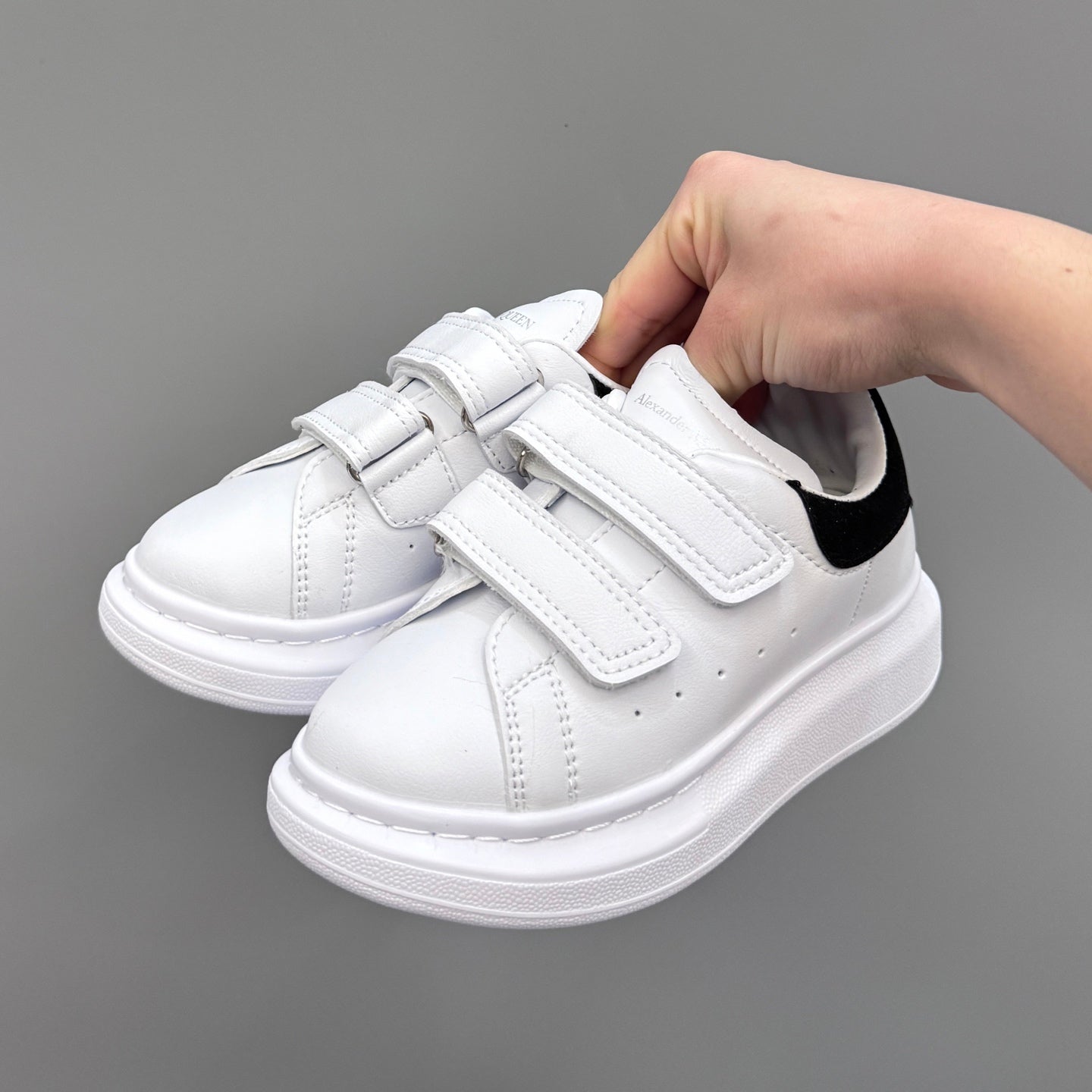 Tênis Infantil Couro Branco com Detalhe Preto