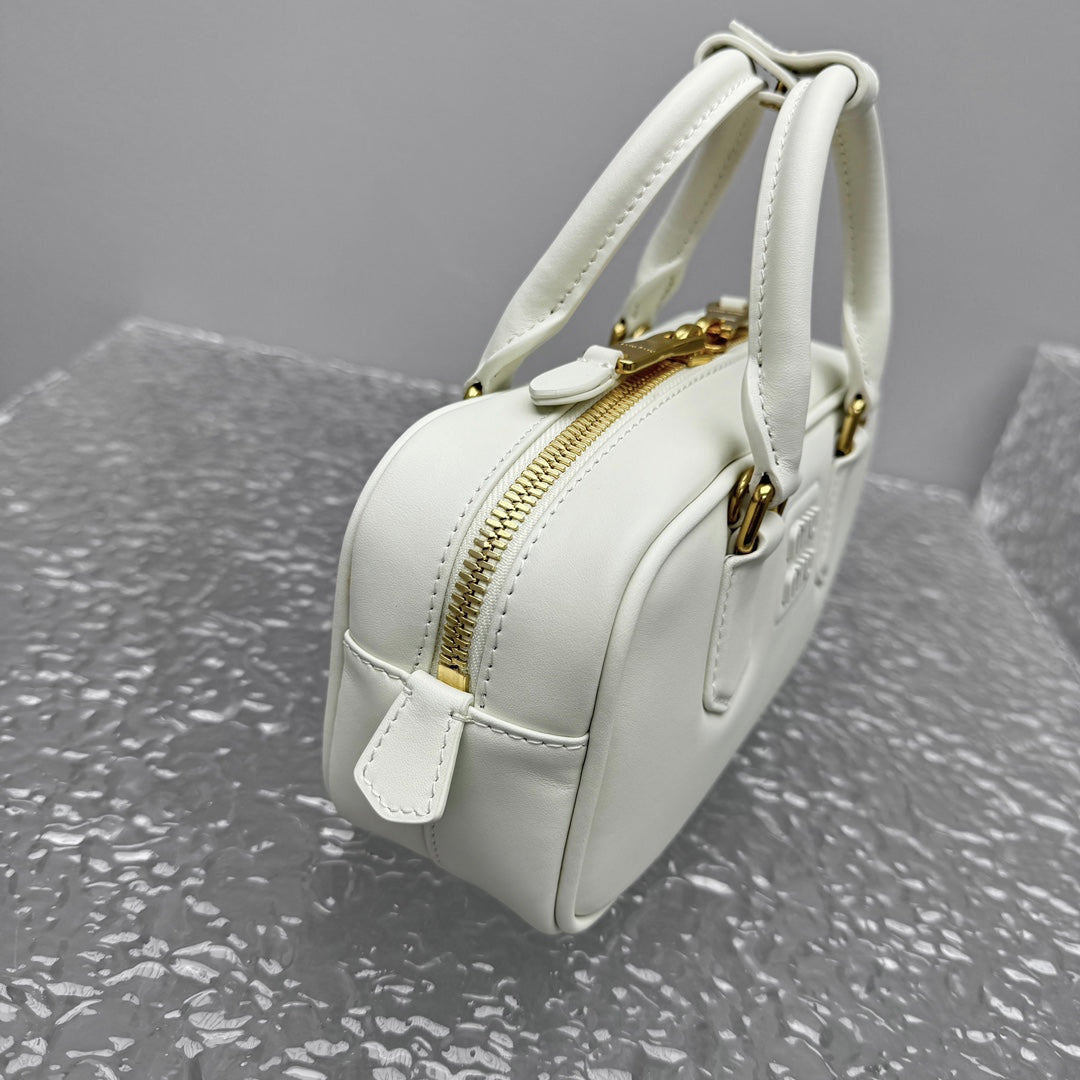 Bolsa Couro Estruturada Marrom Placa Frontal