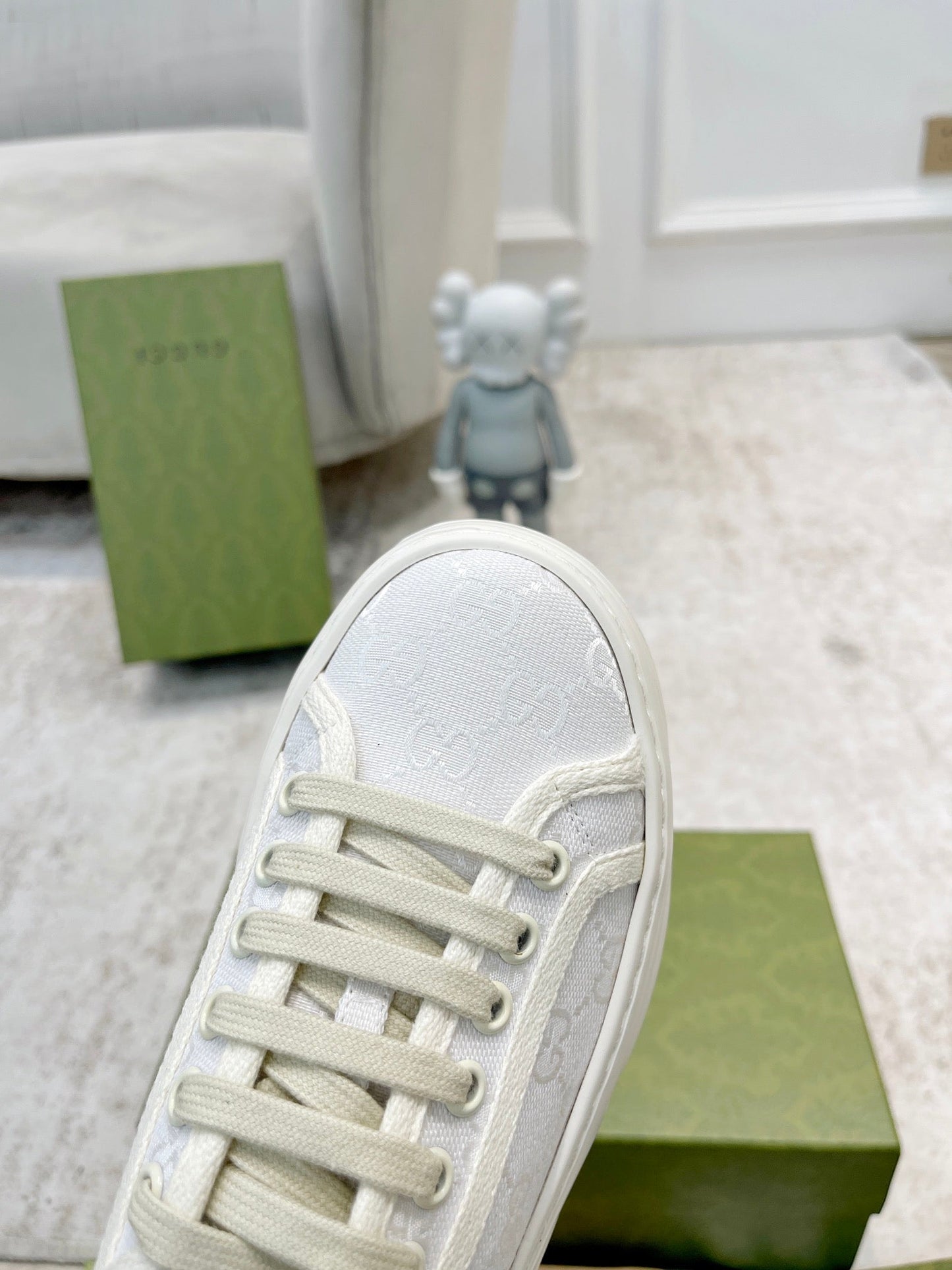 Tênis Canvas Branco Padrão Entrelaçado