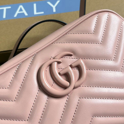 Bolsa Tiracolo Couro Letras Entrelaçadas Pequena