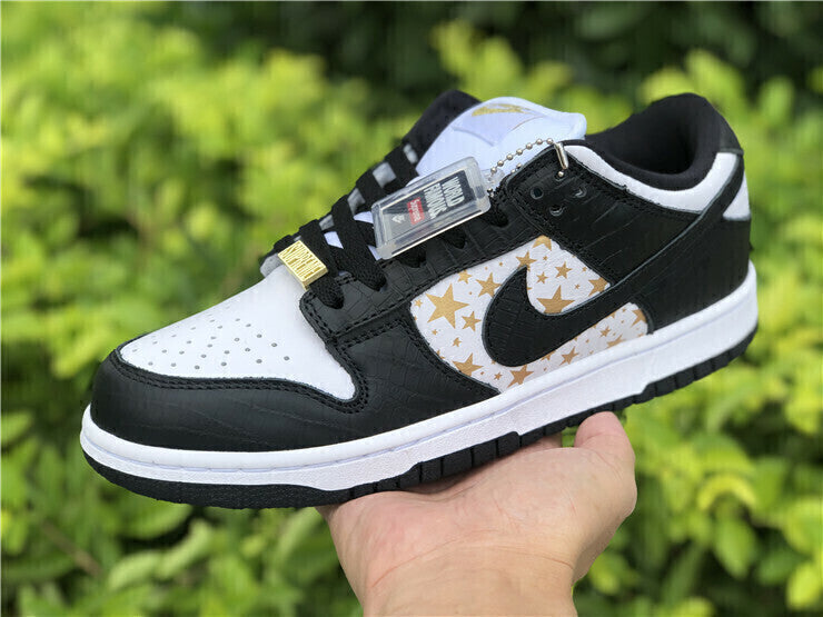 Tênis Cano Baixo Couro Preto Detalhe Estrelas