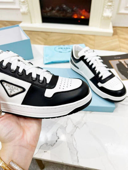 Tênis Couro Cano Baixo Branco com Detalhe Preto