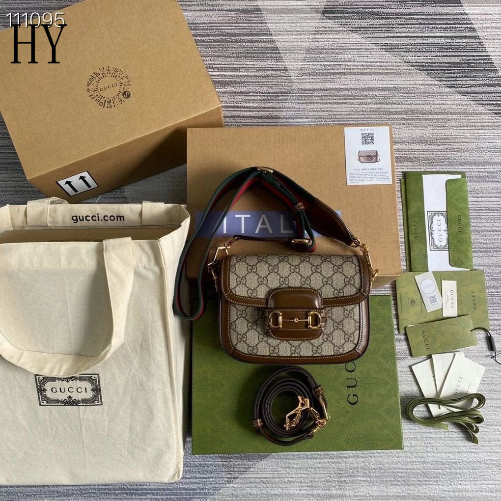Bolsa Satchel Couro Marrom Fecho Metálico Ferradura