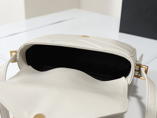 Bolsa crossbody LOULOU toy em couro em MATELASSÉ
