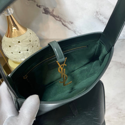 Bolsa Satchel Couro Verde Fechamento Frontal Minimalista