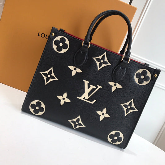 Bolsa Tote Couro Preto Padrão Monograma Geométrico