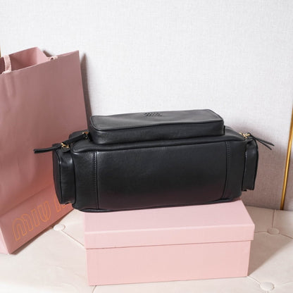 Bolsa Couro Nappa com Bolso Frontal