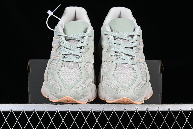 Tênis Runner Couro Cinza Prata Detalhes Verde Musgo
