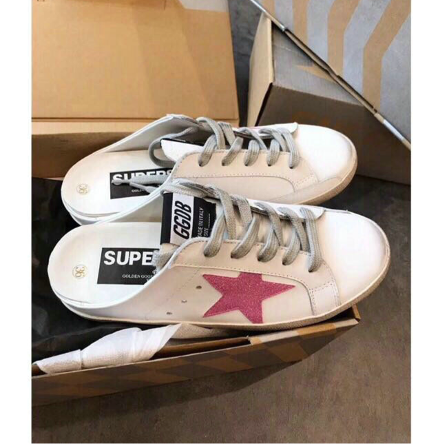 Tênis Slip-on Couro Rosa Com Estrela Aplicada