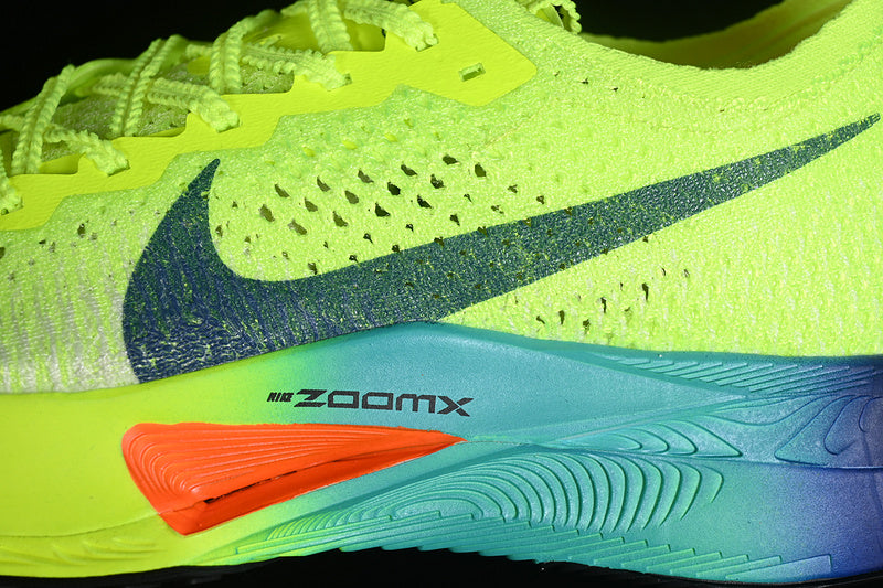 Tênis Runner Malha Preta Detalhe Amarelo