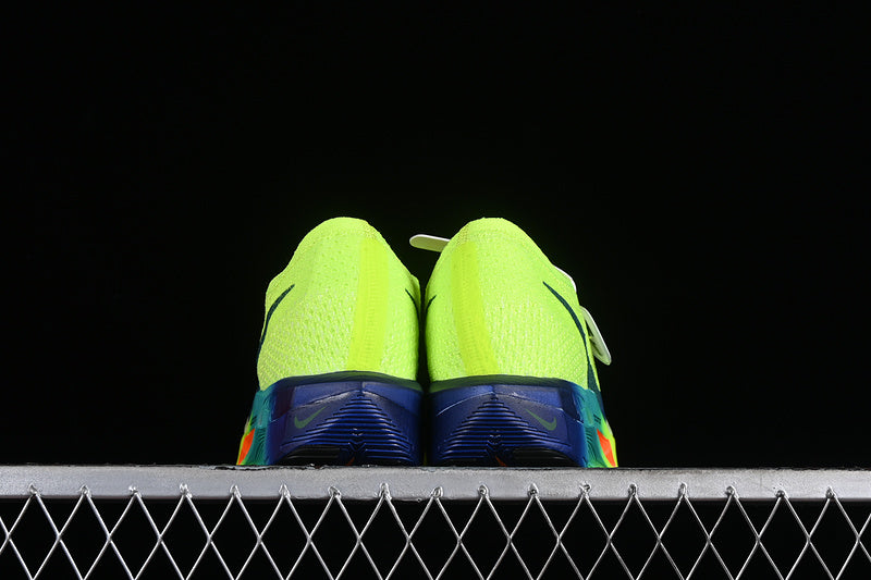 Tênis Running Malha Técnica Cinza Preto Detalhes Coloridos