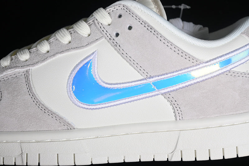 Tênis Cano Baixo Couro Bege Detalhe Iridescente