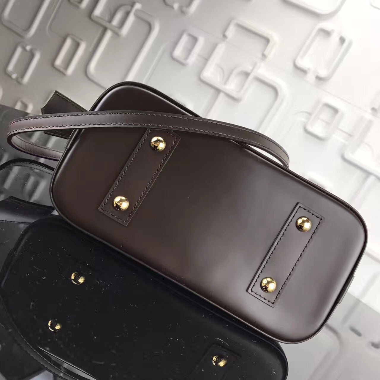 Bolsa Shoulder Couro Padrão Monograma Geométrico