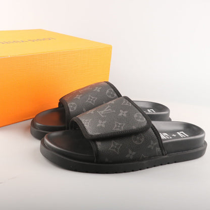 Chinelo Slide Borracha Preto Padrão Monograma