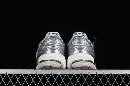 Tênis Runner Malha Silver Metálico Detalhe Cinza