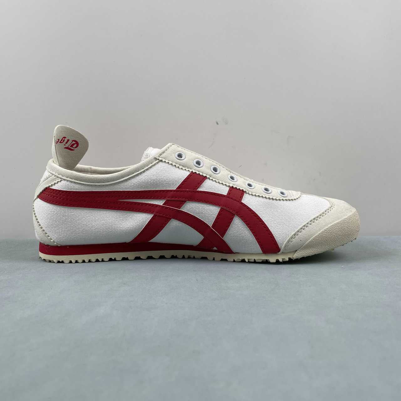 Tênis Couro Estilo Vintage Branco Bordô