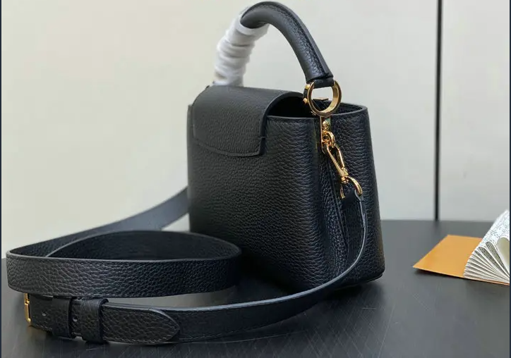 Bolsa Satchel Couro Supple Estruturada Preta Alça Superior