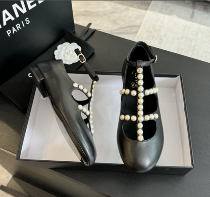 Sapato Mary Jane Couro Preto Detalhes Pérola