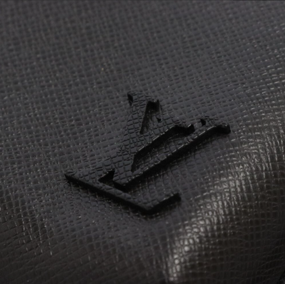 Mochila Couro Texturizado Preto Alças Ajustáveis