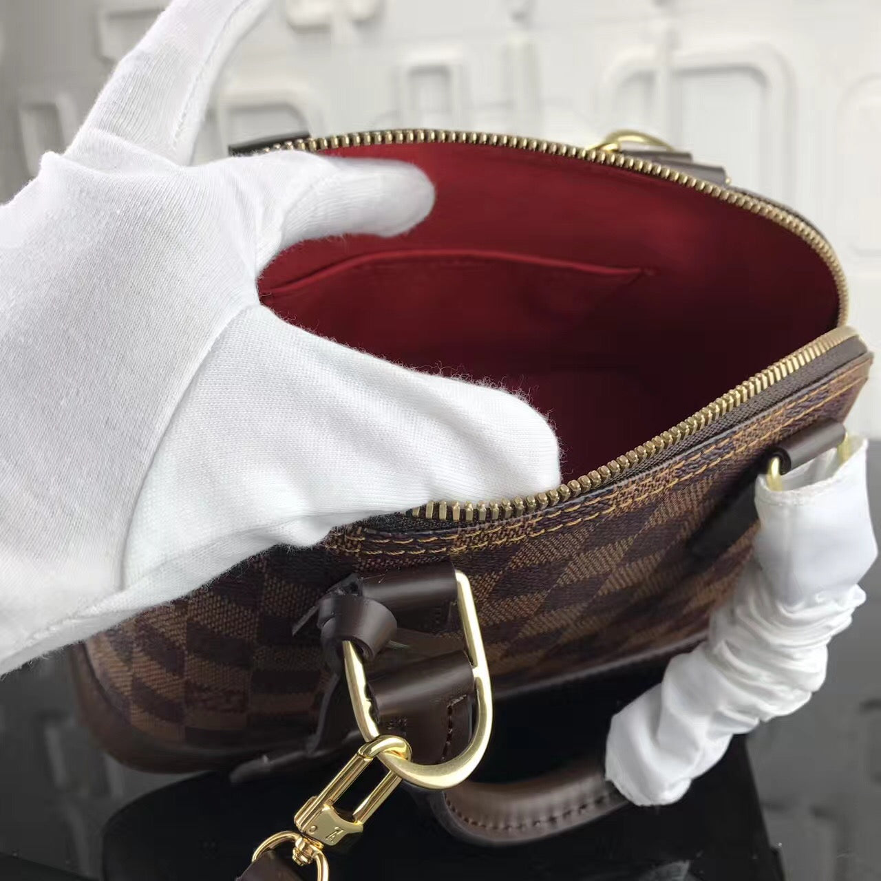 Bolsa Shoulder Couro Padrão Monograma Geométrico