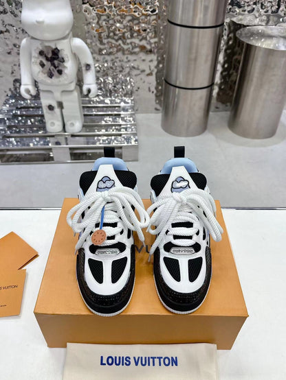 Tênis Skate Couro Branco com Detalhe Lateral
