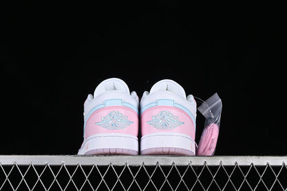 Tênis Cano Baixo Couro Rosa Estampa Pegadas