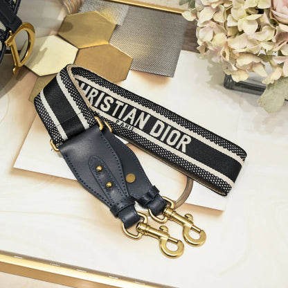 Bolsa Saddle Couro Preto Padrão Inclinado
