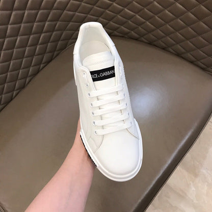 Tênis Couro Branco Casual Letras Entrelaçadas