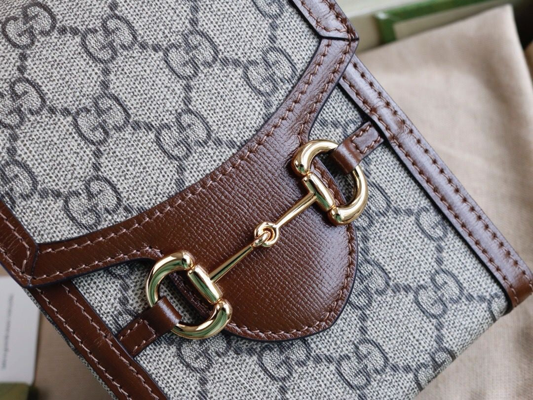 Bolsa Mini Couro Marrom com Ferragem Argola