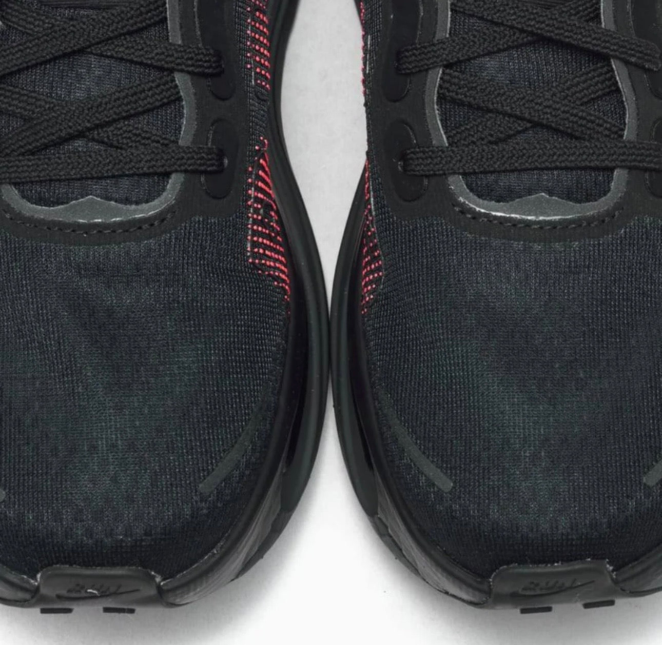 Tênis Runner Malha Preto Detalhes Roxo